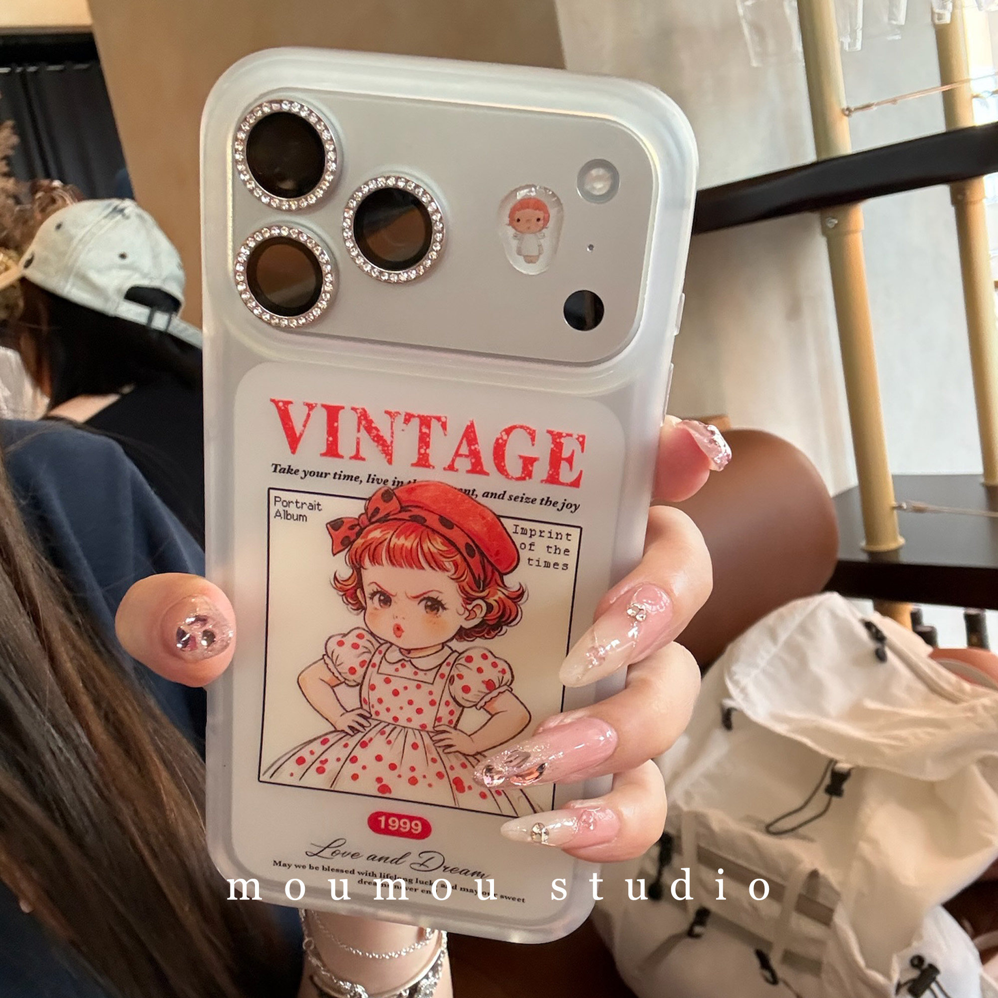 Cute Akimbo Pouting Girl Frost - Phone Accessories For Girls recensie en prijs