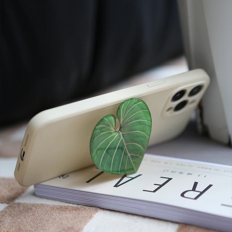 Glossy Simulation Leaf Phone H - Phone Accessories Vending Machine recensie en prijs